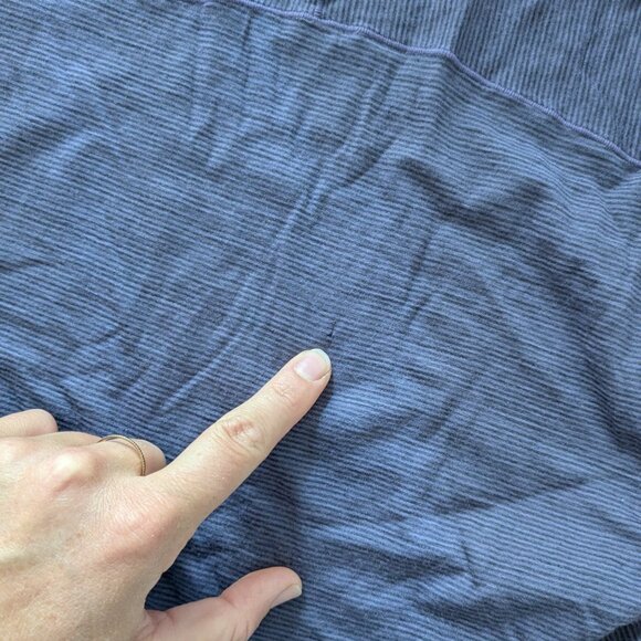 Smartwool Long Sleeve Light Shirt Womens Small Round Neck Purple Merino Wool - Picture 10 of 11